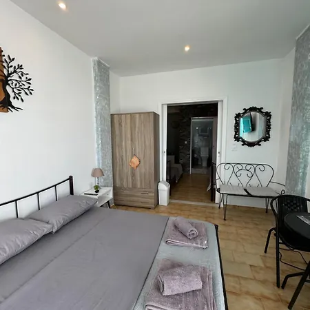 Cueva Con Vista 피르고스